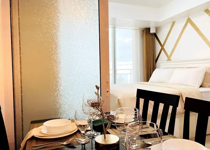 Azure Lovely And Refreshing 1 Bedroom Suite
